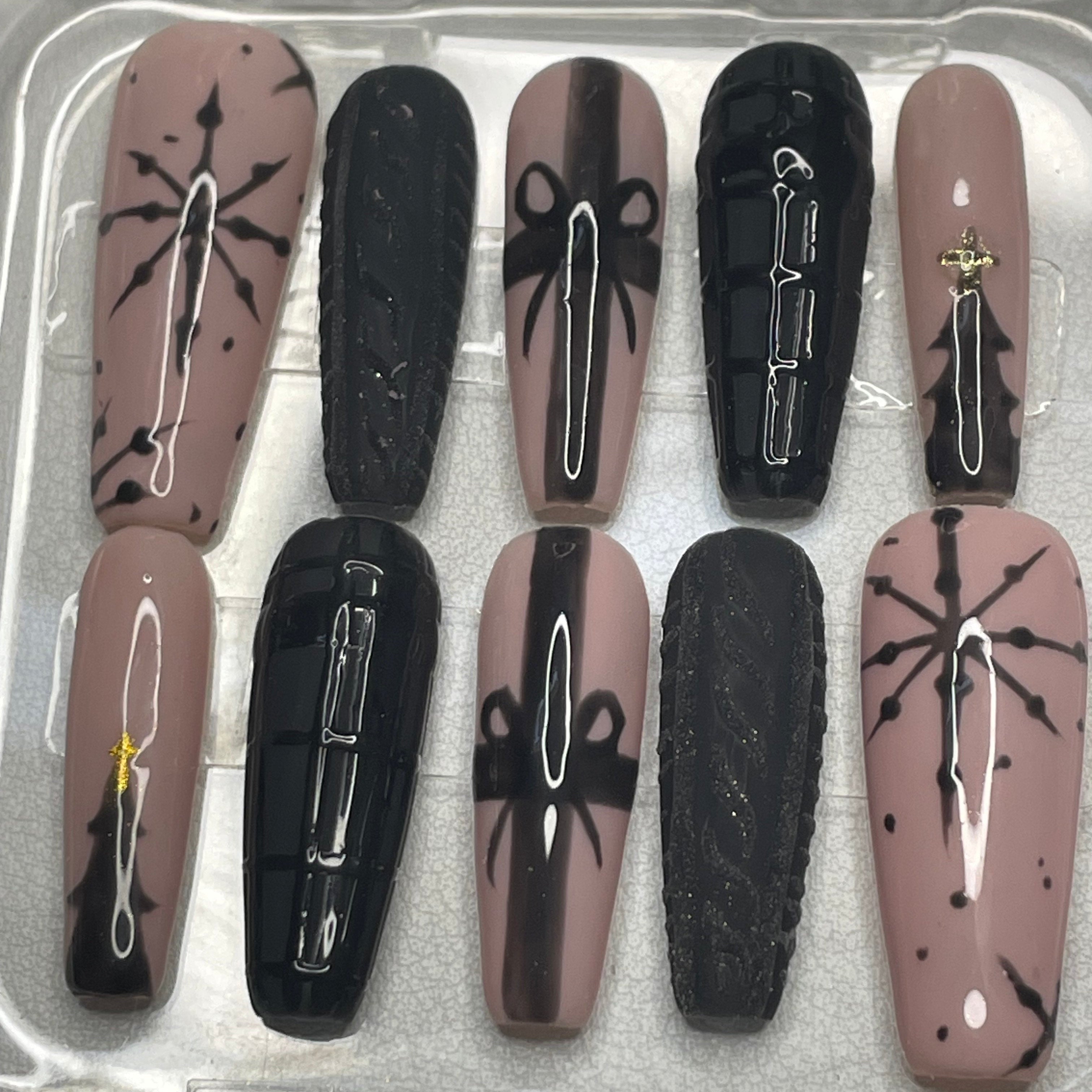 Black Christmas Nails