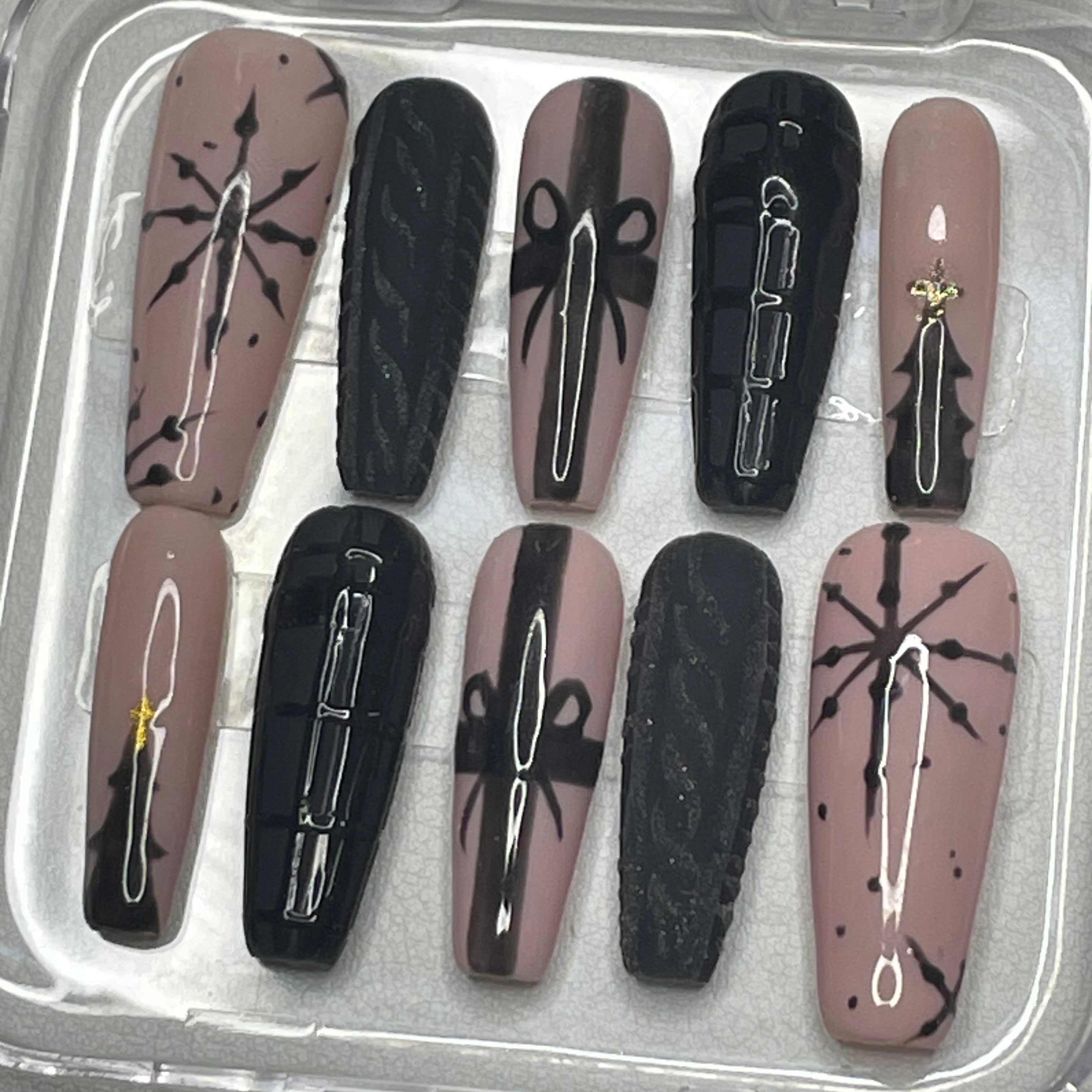 Black Christmas Nails